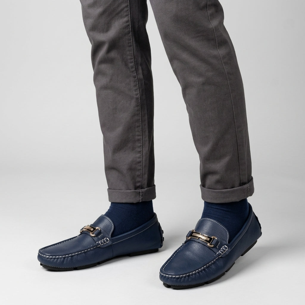 Instappers met structuur, goudkleurig detail en mocassinstiksels voor heren